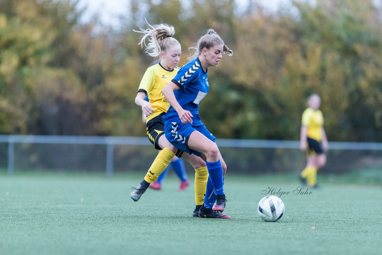 Bild 321 - F SSC Hagen Ahrensburg - SV Frisia 03 Risum-Lindholm : Ergebnis: 2:0